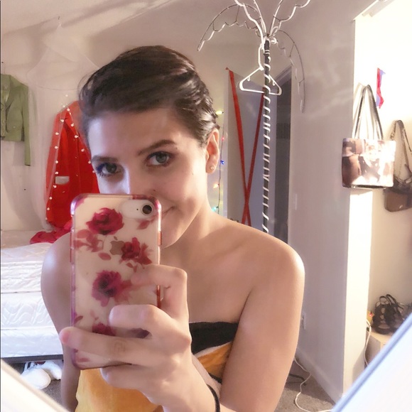 Meet your Posher, Cassie - Picture 1 of 1